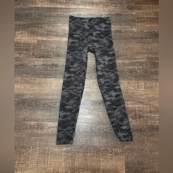Spanx Look At Me Now Seamless Leggings Heather Gray Camo Stretch Size Large - Picture 3 of 8